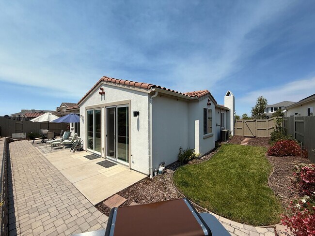 Building Photo - Beautiful Newer Meadows at Rice Ranch Sing...