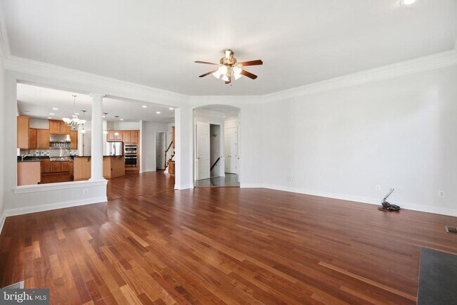 Building Photo - 5285 Meadow Estates Dr