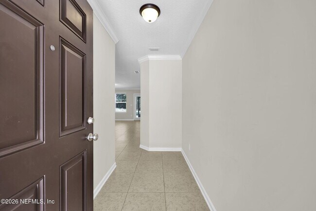 Building Photo - 452 Walnut Dr