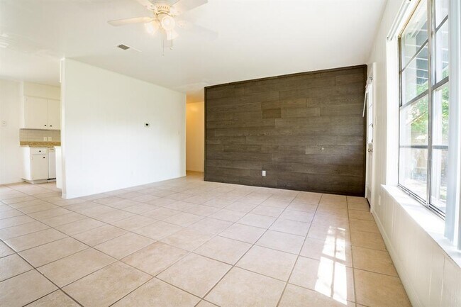 Building Photo - 8204 Easter Cove