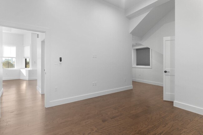 Building Photo - 133 Boardman St