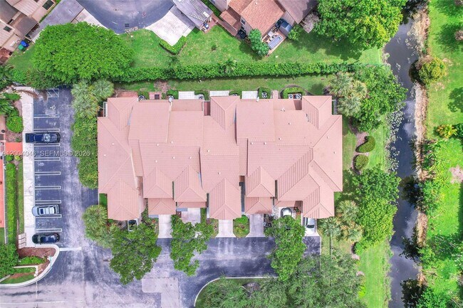 Building Photo - 10112 Royal Palm Blvd