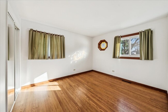 Building Photo - 221 58th St