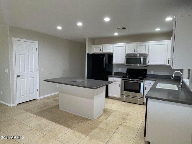 Building Photo - 6942 E San Tan Way