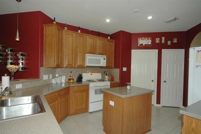 Building Photo - 13110 Rippling Creek Ln