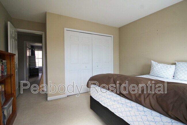 Building Photo - 21039 Emerson Ct