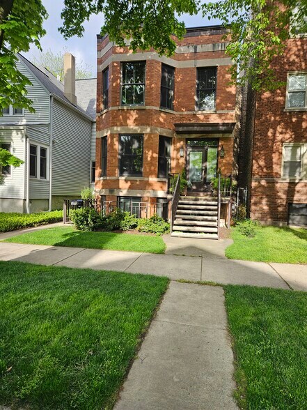 Building Photo - 3450 N Bosworth Ave