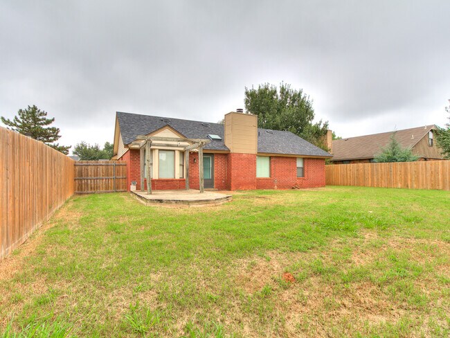 Building Photo - 205 N Rockypoint Dr