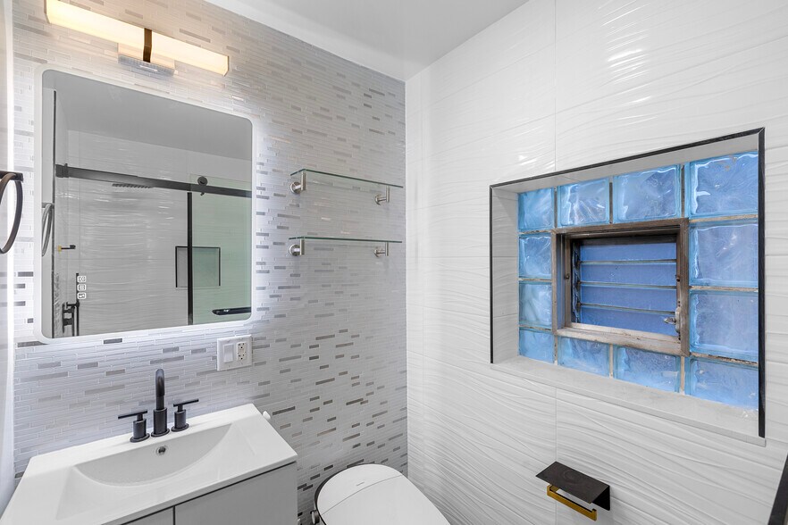 Building Photo - 1335 Marengo Ave