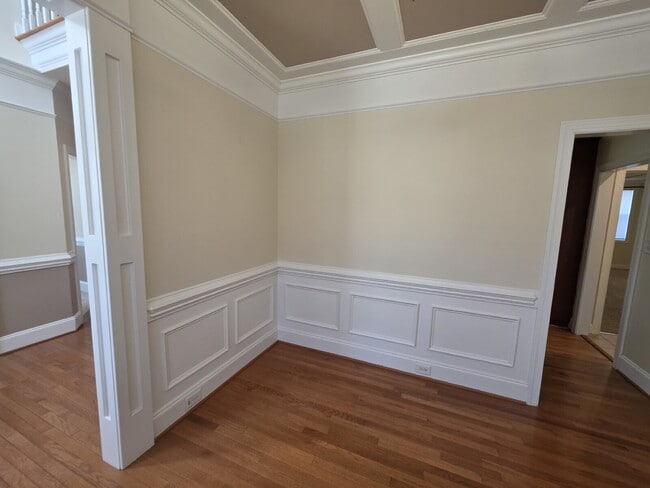 Building Photo - Spacious 4-Bedroom Home for Rent in Kings ...