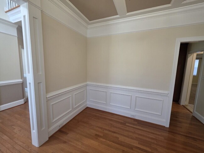 Building Photo - Spacious 4-Bedroom Home for Rent in Kings Grant Fayetteville – 15 Minutes from Fort Bragg