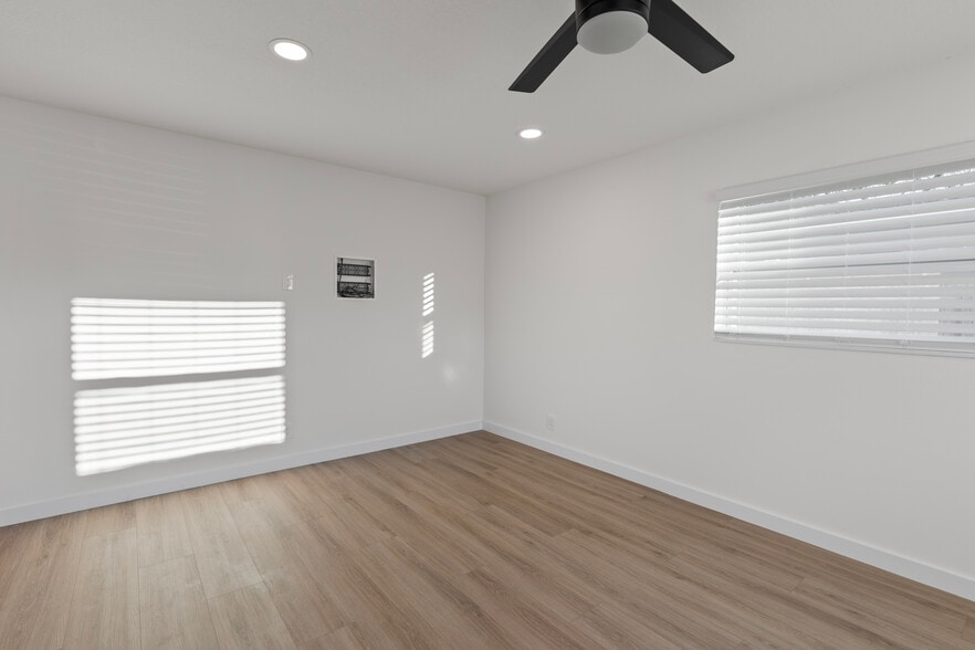 Living Room - View 2 - 6602 S Mascotte St