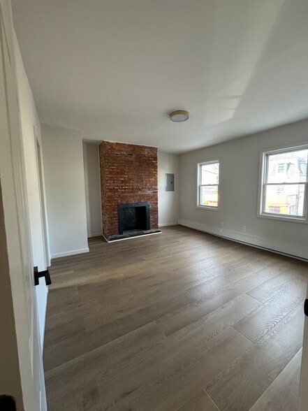 Primary Photo - 613 South St