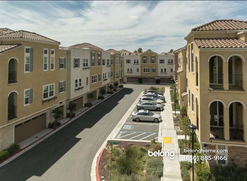 Building Photo - 39872 Sawyer Terrace