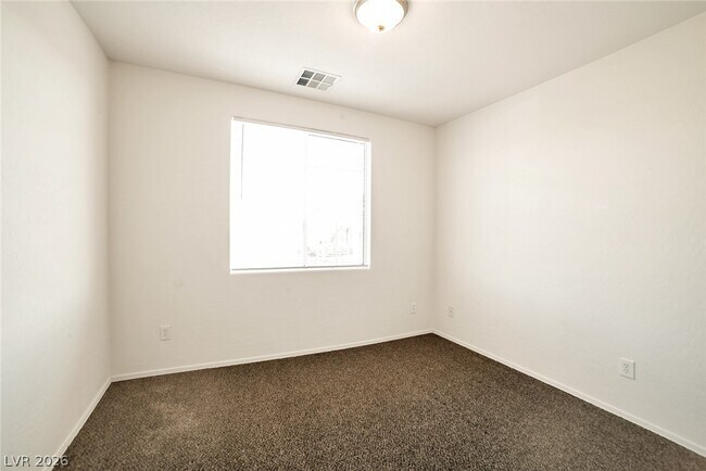 Building Photo - 6868 Sky Pointe Dr
