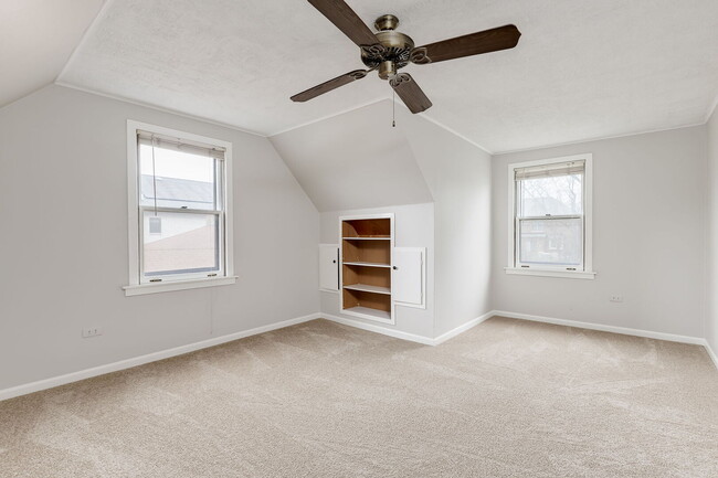 Building Photo - 595 S Cedar Ave