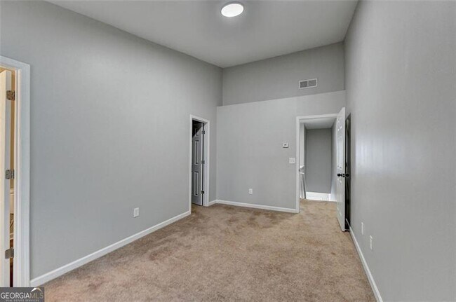 Building Photo - 903 Redwood Dr