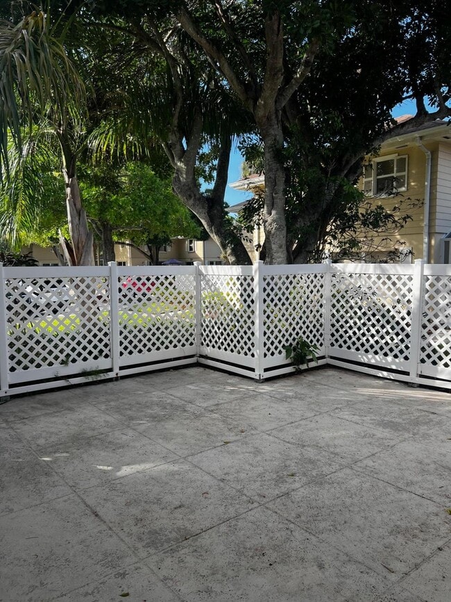 Building Photo - 4701 Roxbury Ct