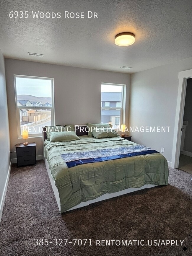 Building Photo - 6935 Woods Rose Dr