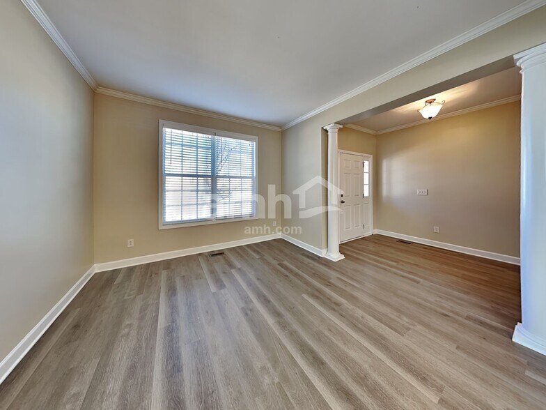 Building Photo - 1409 Lindenberg Sq