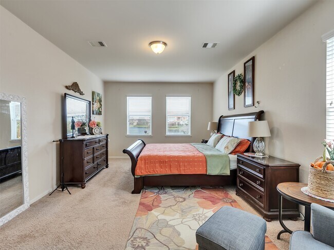 Building Photo - 2819 Lake Villa Dr