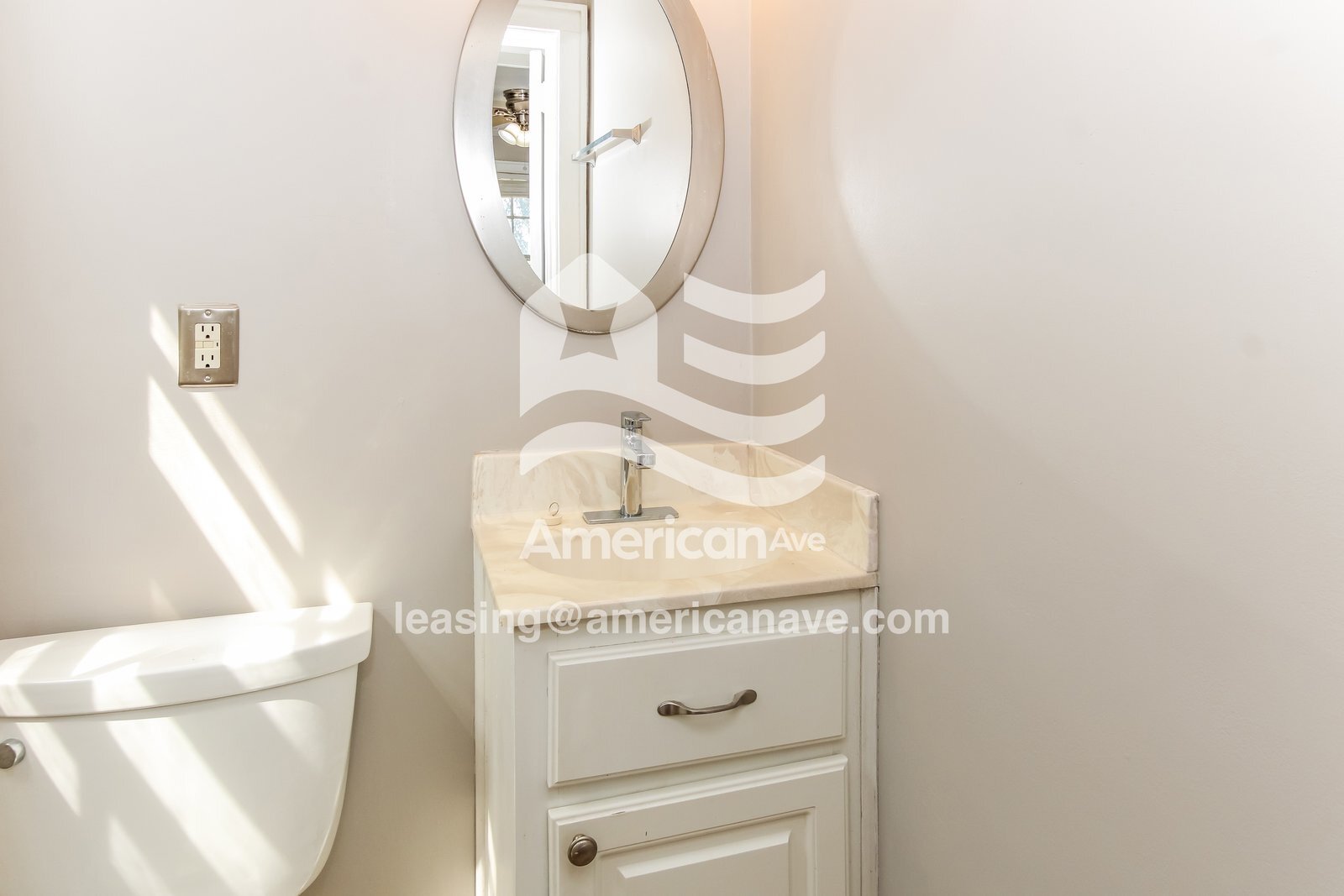 Building Photo - 318 Lyles St