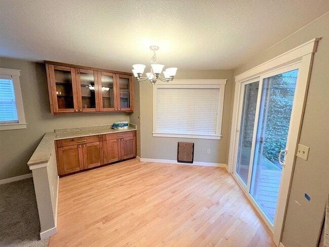 Building Photo - 3 bedroom in Kirkland WA 98033