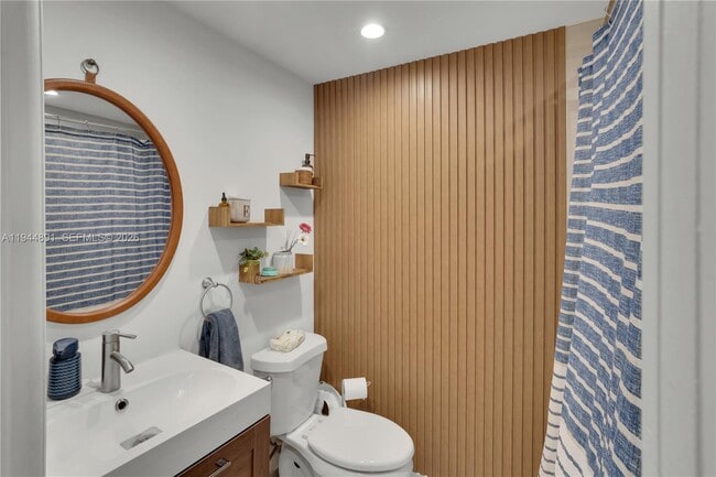 Building Photo - 1450 SW 20th Ave