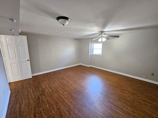 Building Photo - 777 Old Embreeville Rd