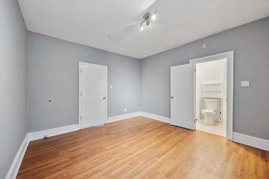 Building Photo - 5235 Wissahickon Ave