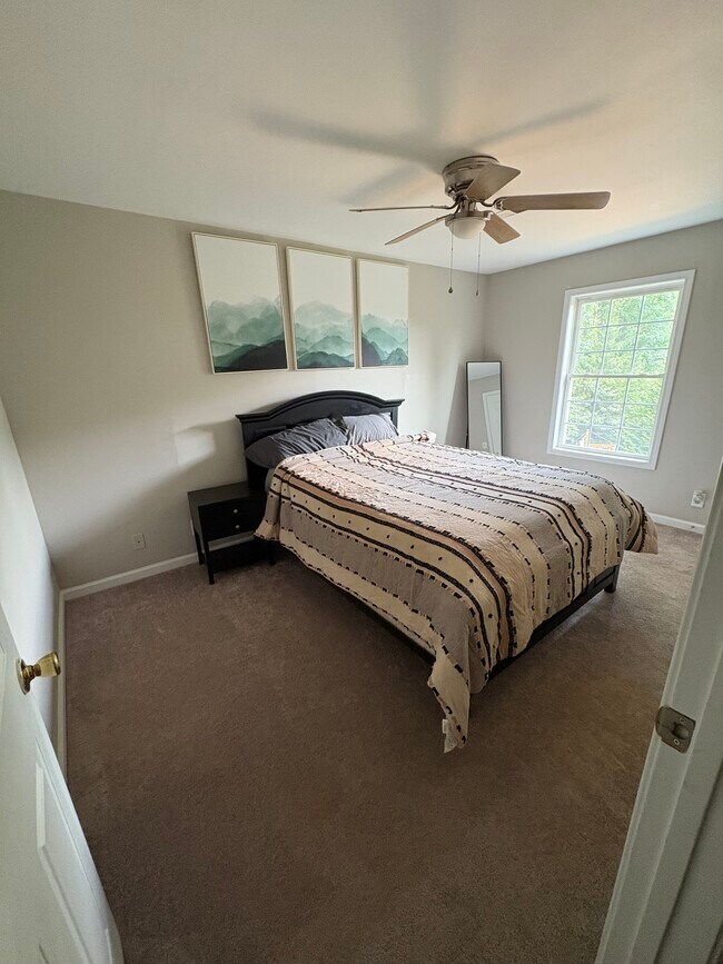 Building Photo - 7640 Katherine Dr