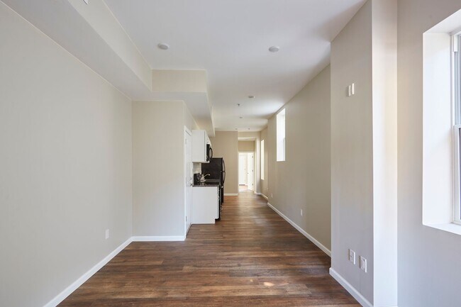 Building Photo - 5514 Woodland Ave