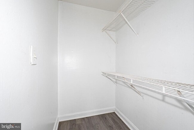 Building Photo - 1915 Rettman Ln