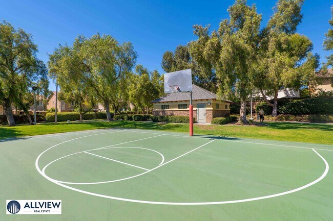 Building Photo - Beautifully Updated 4 Bedroom Single Family Home in Peaceful Glen Willow, West Irvine