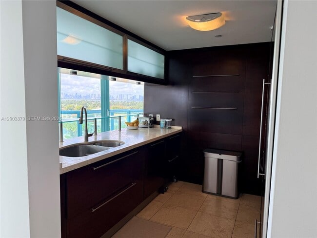 Building Photo - 6000 Indian Creek Dr