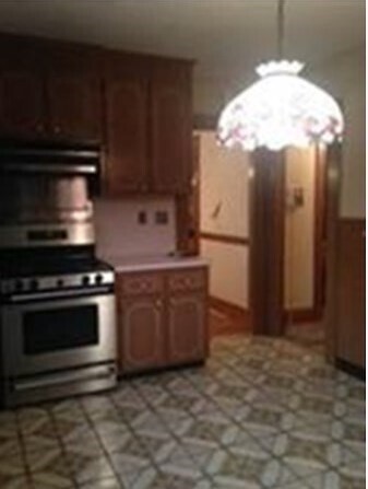 Building Photo - 495 Lagrange St
