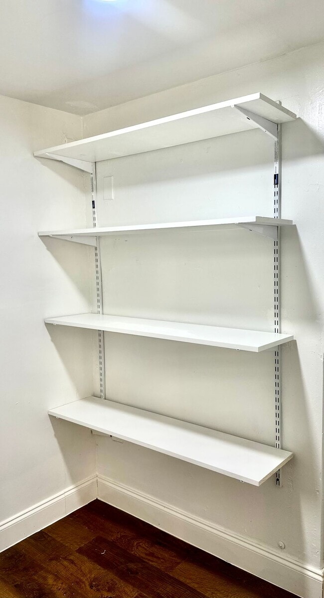 Building Photo - Huge 3 Bed House For Rent