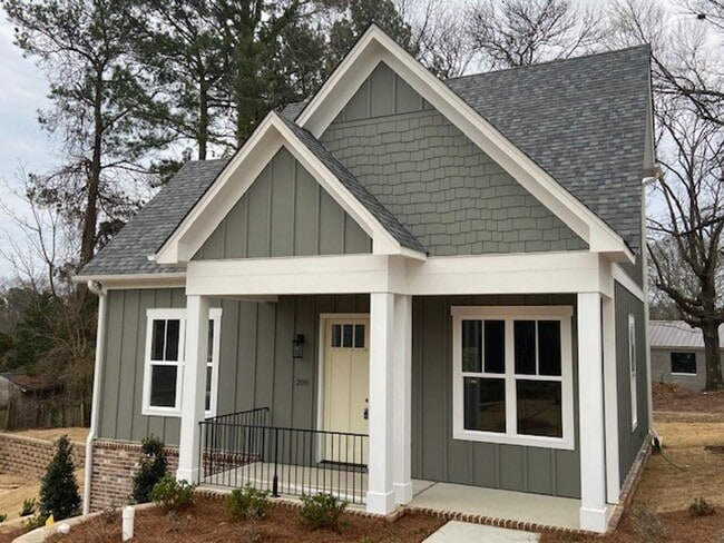 Building Photo - 200 Crabapple Cv