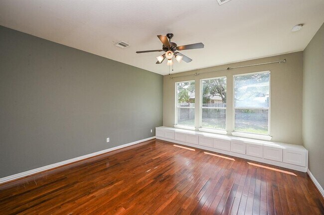 Building Photo - 5426 Humboldt Park Ln