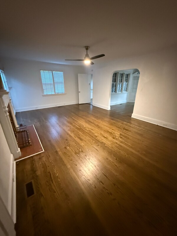 Building Photo - 1301 W Thomas St