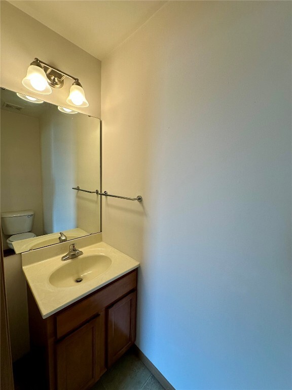 Building Photo - 228 Truman Ct