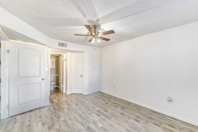 Building Photo - 250 El Dorado Blvd