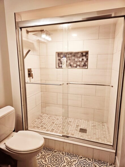 3rd full bath - 12024 Country Mill Dr