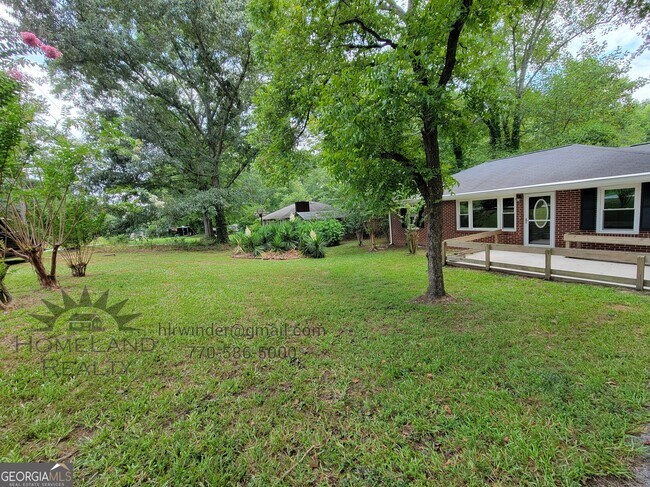 Building Photo - 432 Lakeview Dr SW