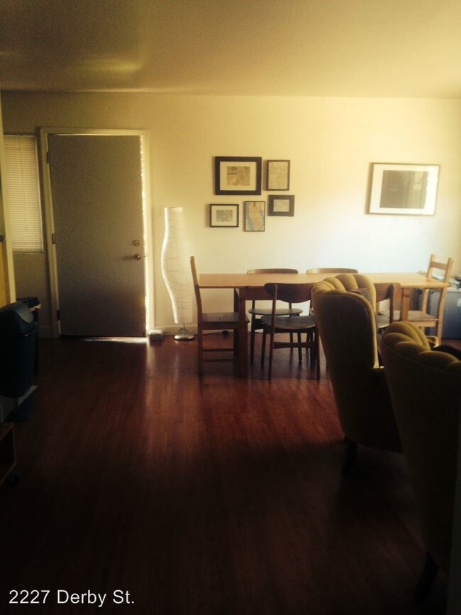 Building Photo - 2227 Derby St