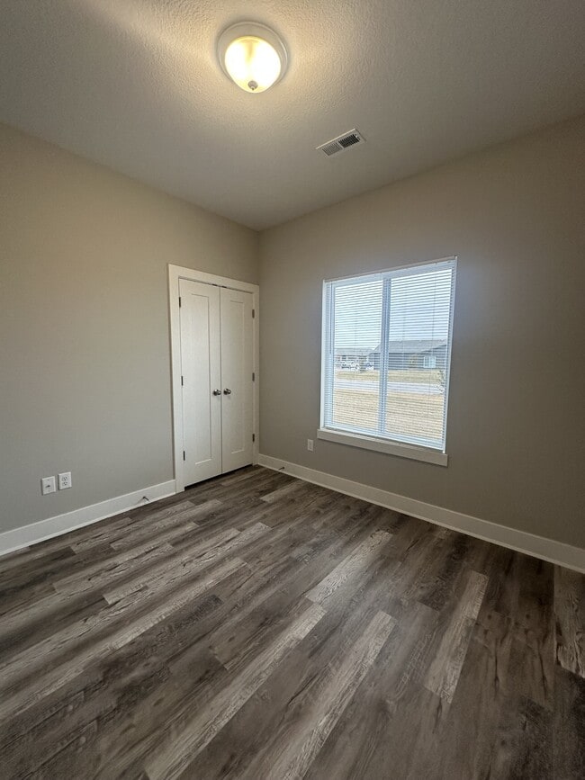 Building Photo - 16303 W Lynndale St