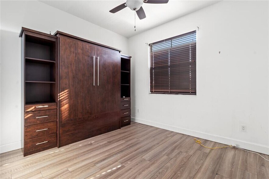Building Photo - 5808 NW 46th Ln