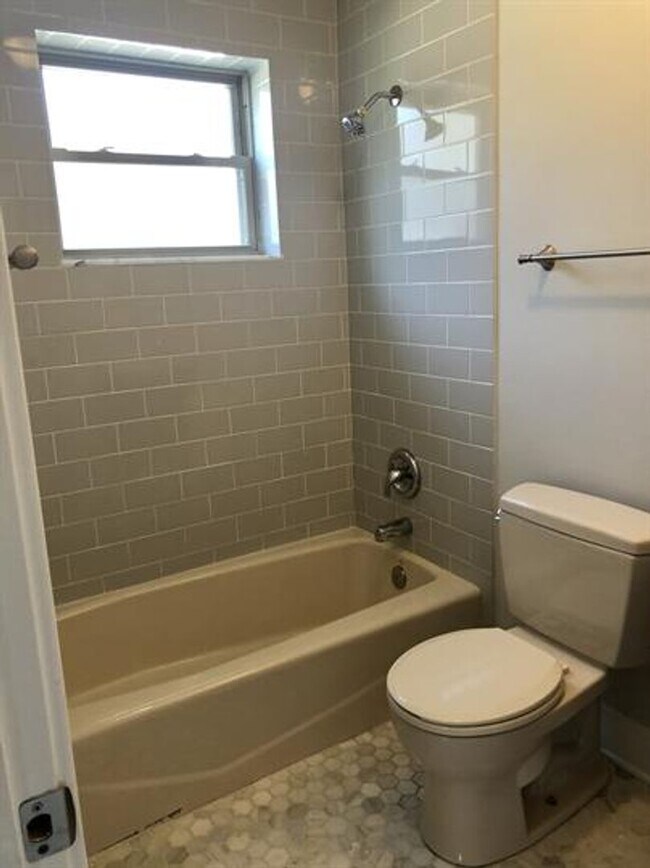 Building Photo - 4240 Gilbert Ave