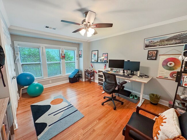 Building Photo - Large 4 bedroom, 3 bath home recently updated near Chickasaw Gardens