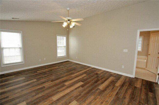 Building Photo - 1490 Creek Pointe Cir